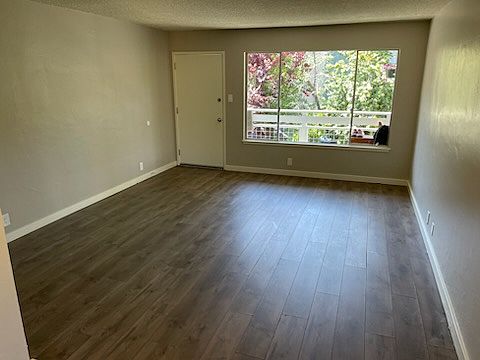 5th image of 1356 Lincoln Ave APT 4