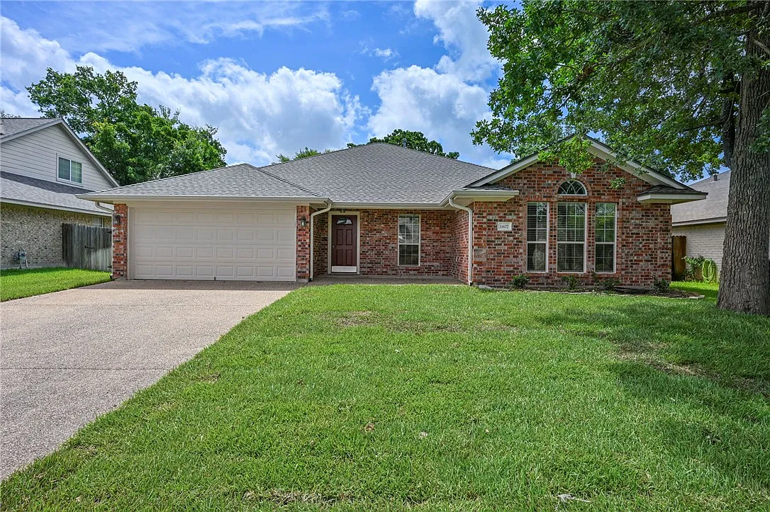 4 bed, 2077 sqft, $2,600 — Photo 1