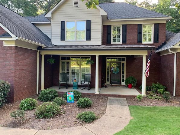 112 Newberry Ln