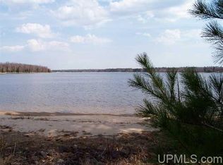 26727 E Grosse Point Shrs, Hancock, MI 49930