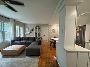 1642 Preston Rd, Alexandria, VA 22302