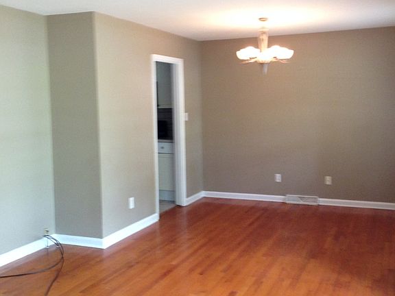 Dining area--great hardwoods