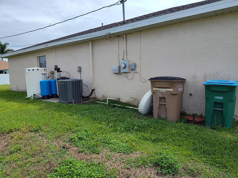 1109 NE 2nd Pl — Photo 22