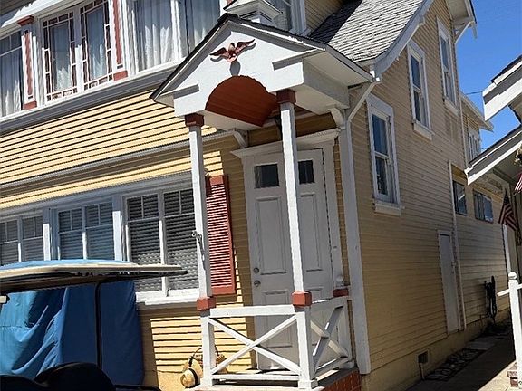 2nd image of 337 Clemente Ave