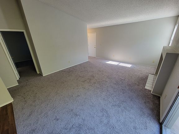 4th image of 4631 Bumblebee Cir