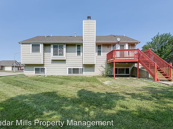 2nd image of 1002 N Bedford Ct