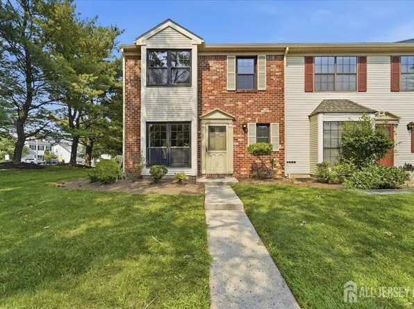 543 Manchester Ct, Piscataway, NJ 08854