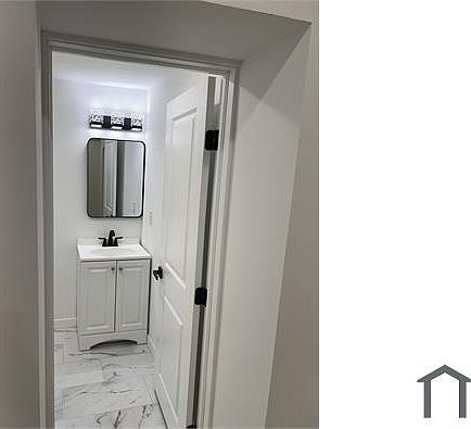 5th image of 2122 Stenton Ave #1