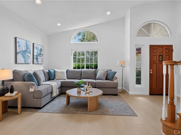22358 Claibourne Ln, Santa Clarita, CA 91350
