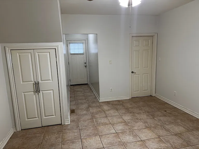 583 King St — Photo 15