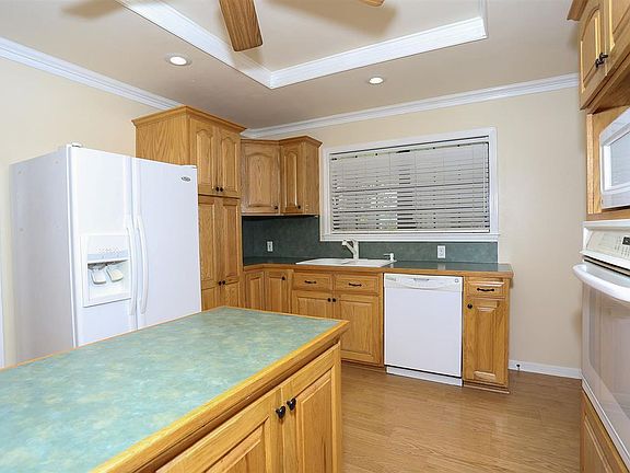 5th image of 795 Belvedere Dr