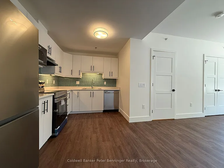 604 Queen St S #109 — Photo 7