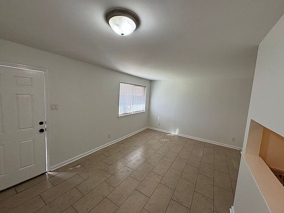 2nd image of 1512 Lake Ave APT H