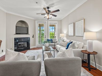 307 Seven Springs Way APT 302, Brentwood, TN, 37027