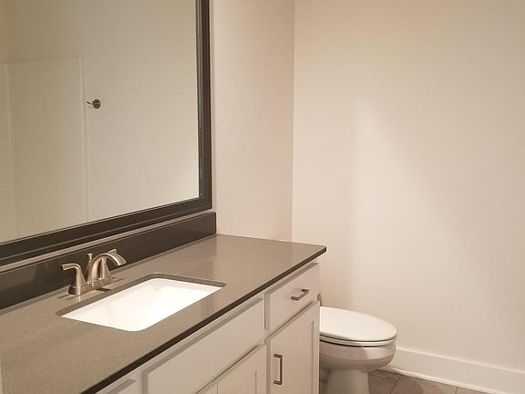 3rd image of 2101 W Admiral Ave