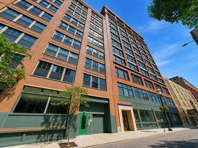 633 S Plymouth Ct APT 702, Chicago, IL, 60605