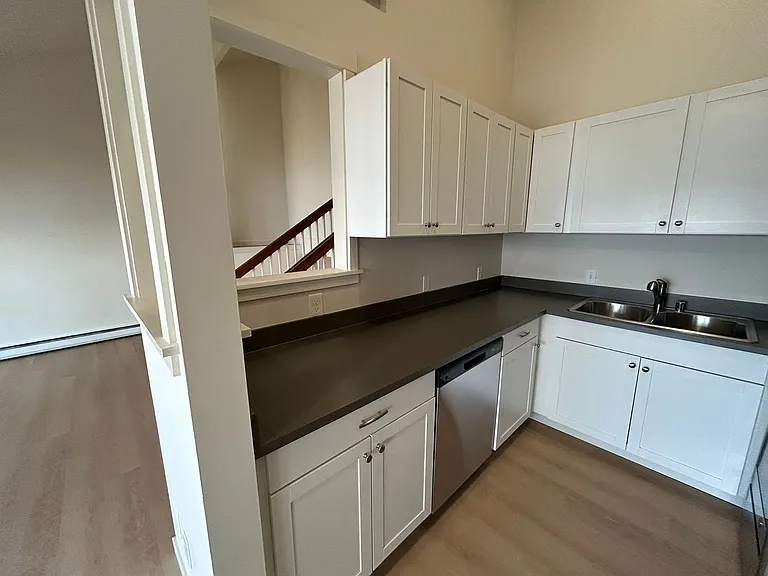 3801 Beach Dr SW — Photo 18