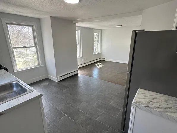 57 Thompson St #2R, New Haven, CT 06511