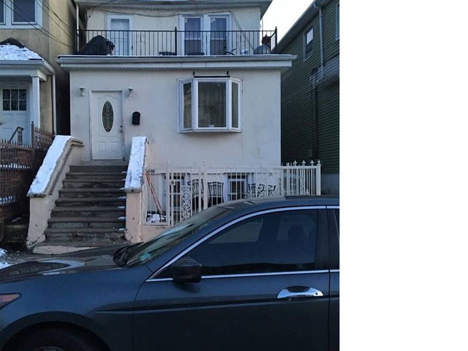 2nd image of 952 Cranford Ave