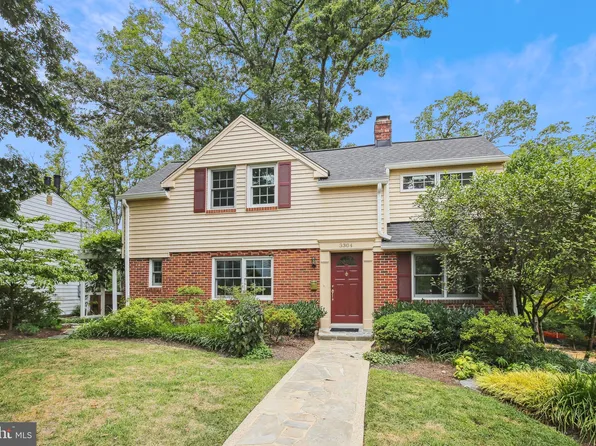 3304 Circle Hill Rd, Alexandria, VA 22305