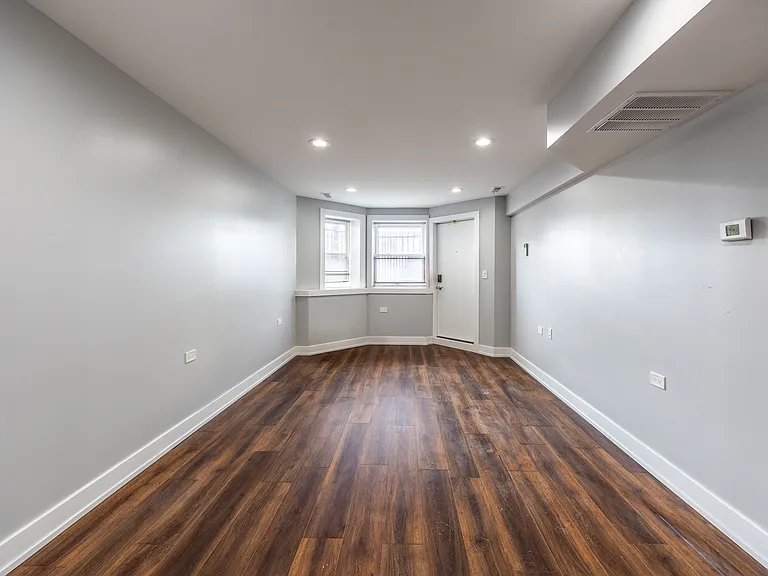 3328 W Congress Pkwy — Photo 3