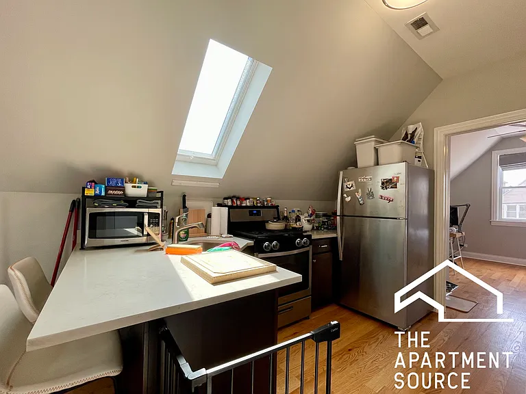 3611 W Wolfram St #2R — Photo 7