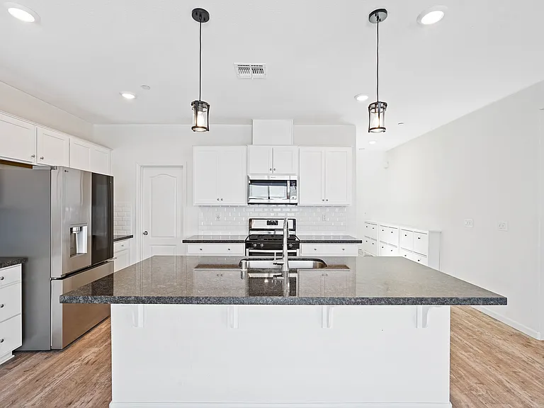 467 Yarrow Dr — Photo 13