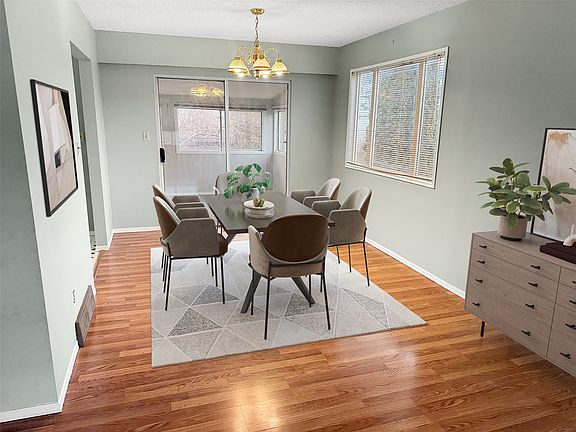 4th image of 2402 Clapperton Ave
