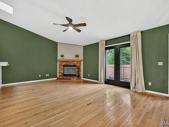 5th image of 2082 Avignon Dr #C