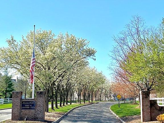 ENTRANCE TO COMMUNITY