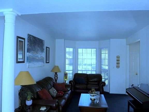 2nd image of 117 Starbridge Ln