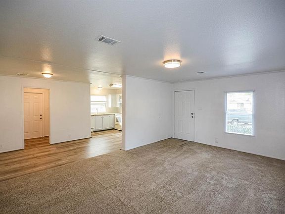 3rd image of 11954 Greenglen Dr