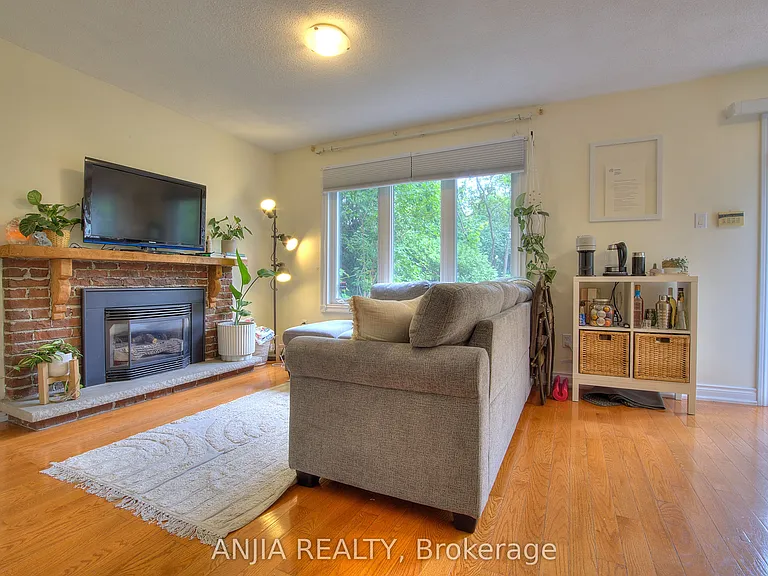 6 Bellbury Cres #Yard 1b — Photo 12