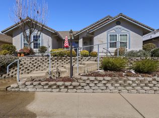 1746 Vineyard Trl, Redding, CA 96003