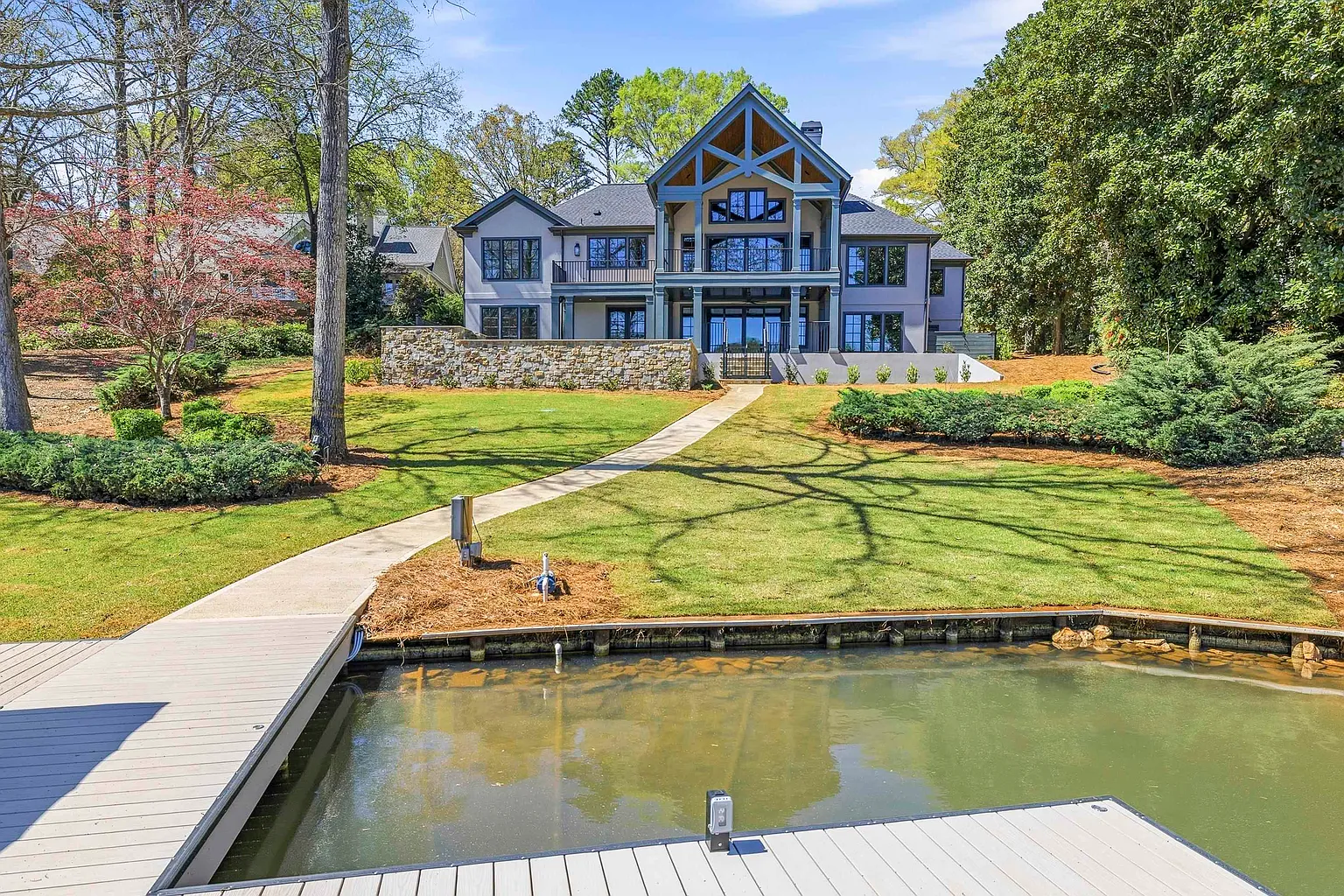 136 Barrington Hall Dr photo 1