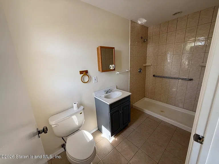 6218 Amboy Rd — Photo 10