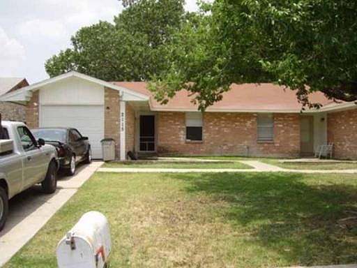 3rd image of 2115-2117 DARWIN DR