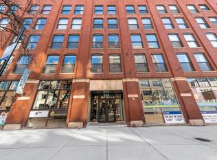 225 W Huron St APT 320, Chicago, IL