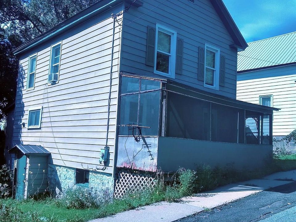 1st image of 8 Ridge Ln
