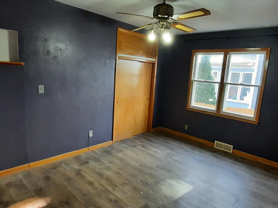 One of the secondary (not main) bedrooms.