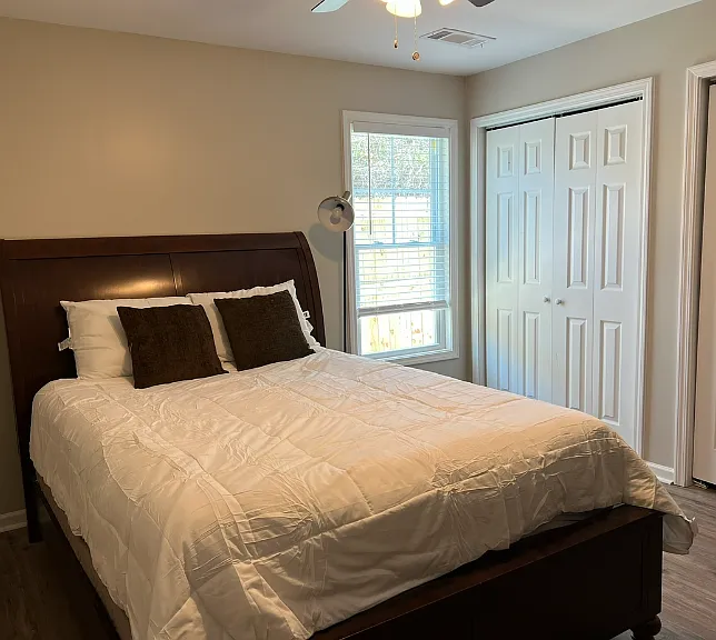 4349 Coopers Creek Dr SE — Photo 2