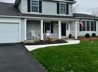 87 Oak Bridge Way, Rochester, NY 14612