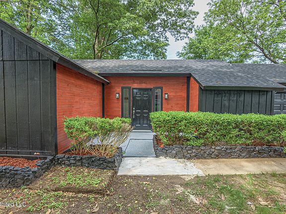 2nd image of 5541 Farnell Dr