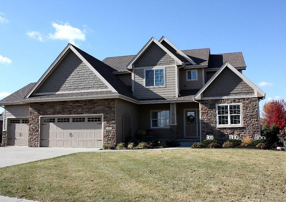 1st image of 2606 NE Seneca Dr