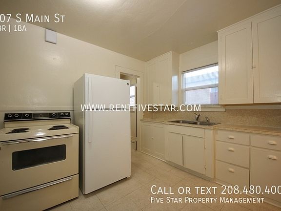 3rd image of 807 S Main St