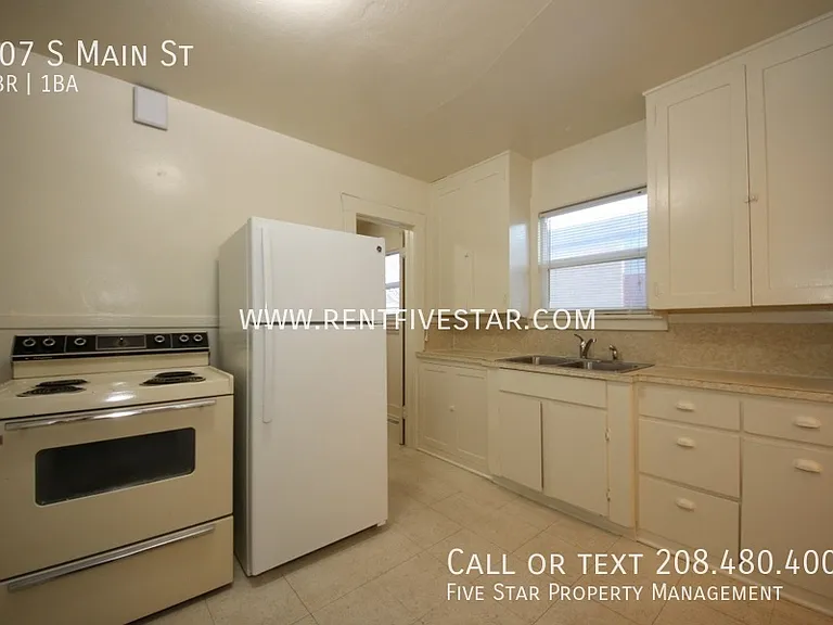 807 S Main St — Photo 3