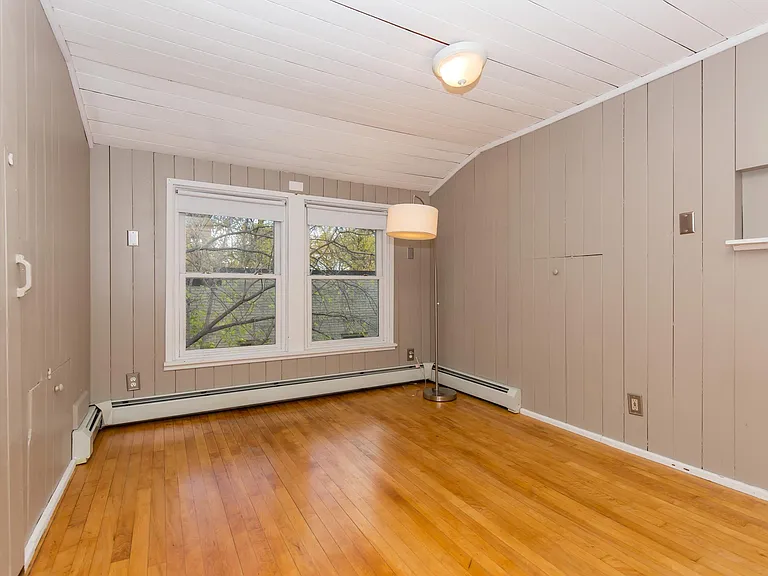 715 5th St SE — Photo 34