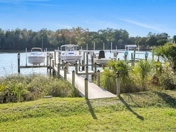 11035 W Harbor Watch Loop, Crystal River, FL 34428