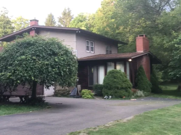 690 Jackson Ave, Warren, PA 16365