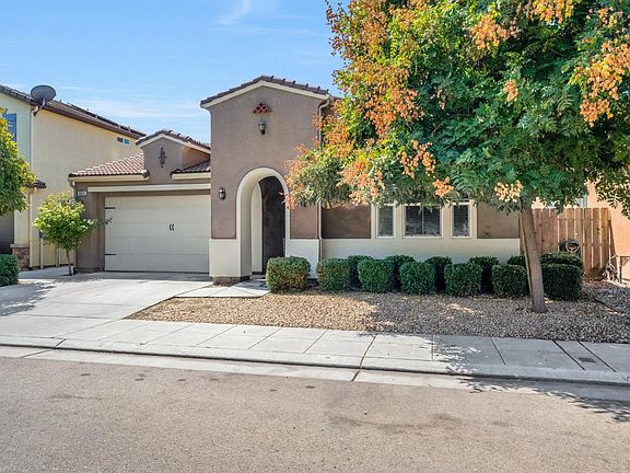 3rd image of 3834 Hampton Way